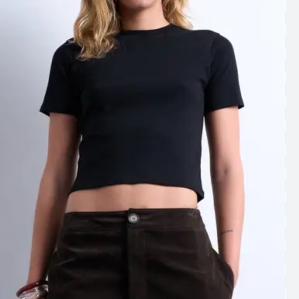 Topshop Black Ribbed Short Sleeve Crop Top